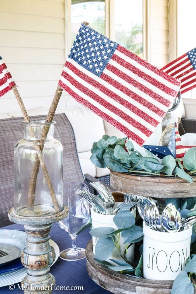 We love celebrating America, so if you are hosting a party or want some red, white, and blue vibes, check out my patriotic outdoor table decor!