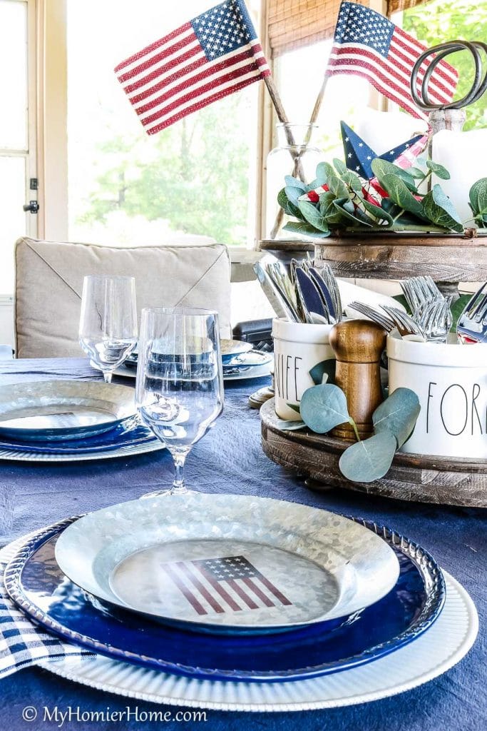 We love celebrating America, so if you are hosting a party or want some red, white, and blue vibes, check out my patriotic outdoor table decor!