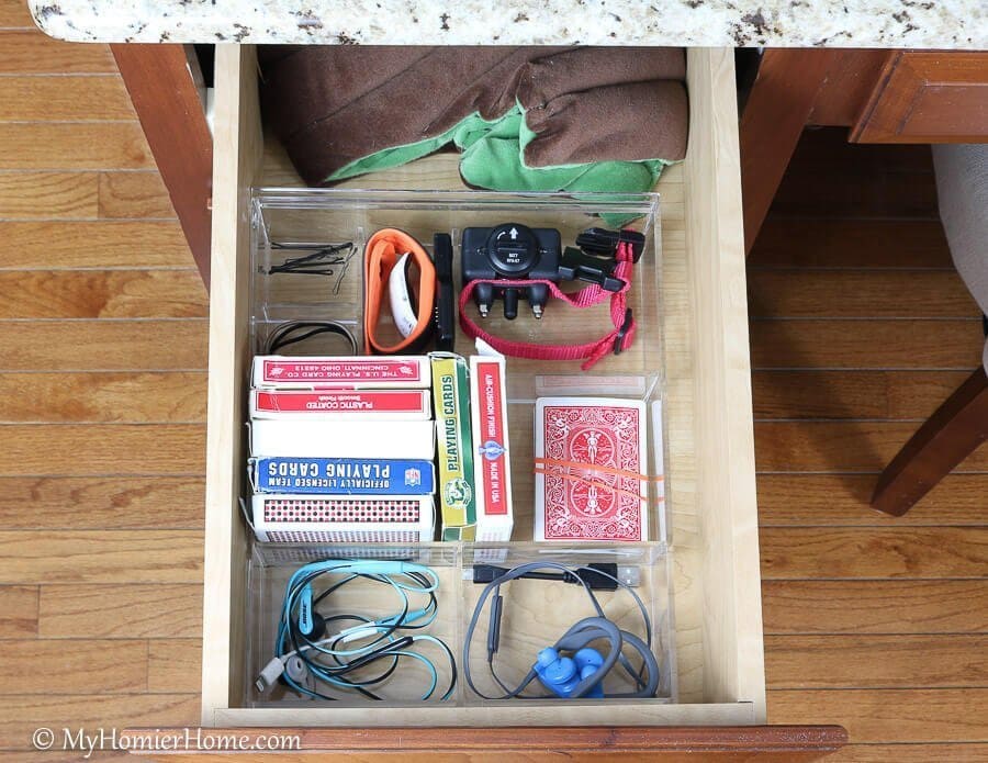 Working with a messy kitchen desk? These tips for kitchen desk organization will get from clutter to chaos-free organization for the quick win!