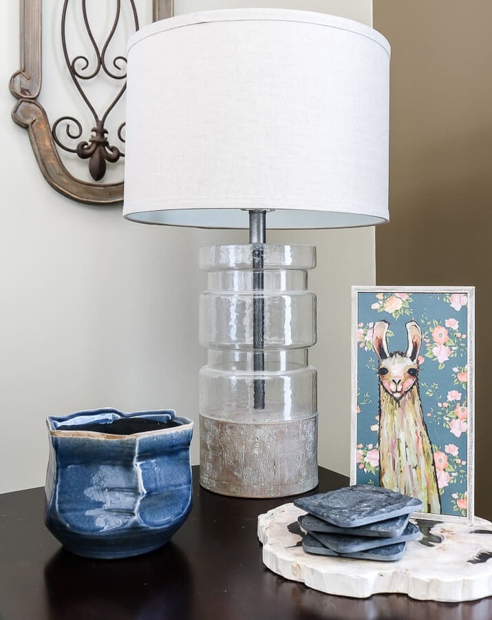 Spring decor ideas for your living room end tables