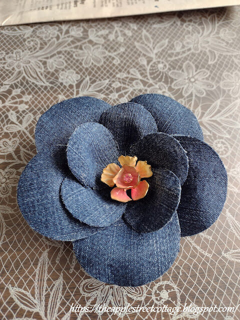 The Apple Street Cottage - Denim Flowers