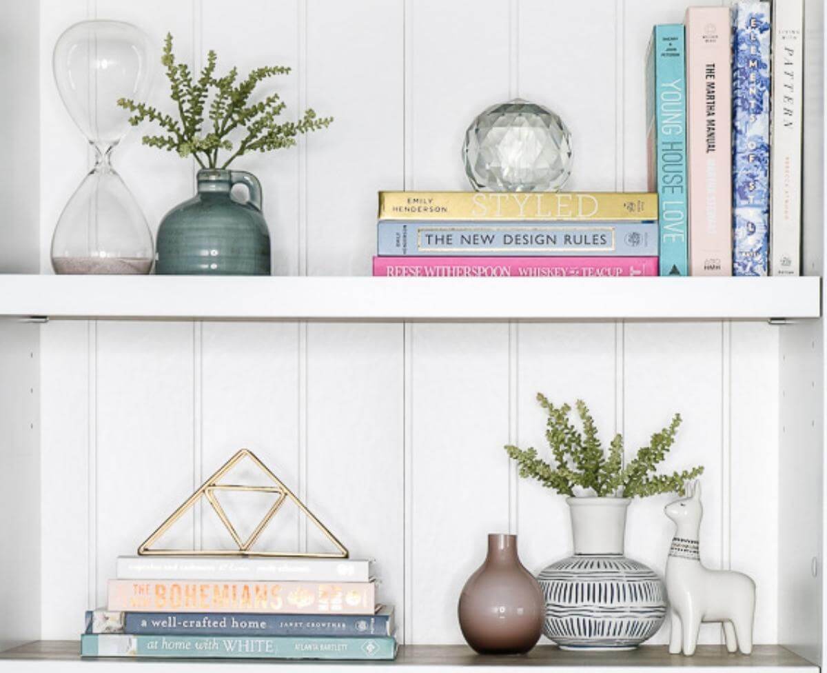Bookshelf Styling Basics | How to Decorate Your Bookshelves